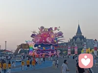 太阳落山了，来到金沙滩，真好，人好多啊，开心😁