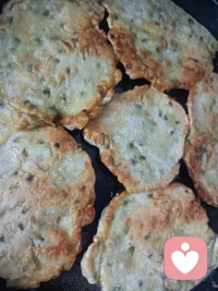 早餐主食，槐花饼。