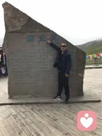 我们都会，爱错人，走错路，那又怎样？错的是一段路，又不是整个人生，只要心气还在哪里都是开始！
