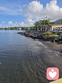 一个人开始真正变得稳定， 不是因为他再也没有情绪， 而是他越来越能够理解自己的情绪。