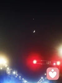 原来月亮也能只守着一颗星星