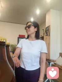 很多女人缺的不是爱，而是……

做教育培训这些年，带教了 3600+ 女性品牌创始人，越来越觉得，#女人真的太了不起了！

要做妈妈、做女儿、做妻子、做儿媳；要经营事业，也要照顾家庭

是孩子眼里的依靠，是父母眼里的牵挂，是员工眼里的老板，是家里的营养师、心理咨询师、家庭医生……

一天24小时，好像永远都在回应别人的需求。

可很多时候，却忘了问问自己：我开心吗？我累不累？我有多久没有好好爱过自己了？

昨天线下草坪沙龙（由念念主理）有伙伴说，#结婚的时候都没有穿过白色婚纱，今天穿上白色衣服的那一刻，眼泪就在眼里打转

那一刻我突然明白：很多女性缺的从来不是知识，更不缺少爱，而是

#一个允许自己停下来、看见自己、拥抱自己的机会！

所以米娅色彩心理学一直在做的，不只是课程，我们更希望通过色彩这个工具、这个场域，让越来越多了不起的女性，在照顾世界之前，先照顾好自己

因为爱自己，从来不是一件自私的事！而是一切幸福关系的开始。

#爱自己终身为期
#米娅色彩心理学