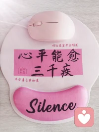 你可能不知道，拥抱有多么可贵和重要。
抱抱你喜欢的人，抱抱你想念的人，抱抱你需要的人。
在你开心的时候，在你难过的时候，在你无助的时候。
这个拥抱在说:“我一直都在”，“谢谢你”，“终于等到你”。

​