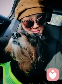 猫咪不听话别恼，更千万别弃养它，心理视角来看和疗愈自己是一个道理：
先平复自身焦躁，再读懂对方情绪，温柔包容，双向治愈。配图