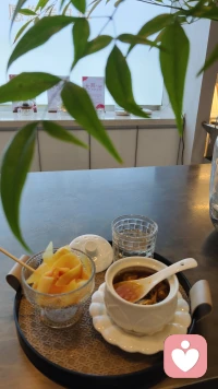如果身边没有为你擦眼泪的人，希望你下一次的哭，是为了幸福