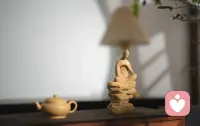 心安之处｜不慌不忙，做自己就好
心不被境扰，爱不被情困，
清醒自知，温柔自守，
便是最好的修行。

越往前走，越懂得：
人生不必追赶，不必比较，不必活成别人期待的样子。

有人走得快，有人走得慢，
有人喜欢热闹，有人偏爱安静，
每一种节奏，都有它的道理。

不必因为外界的声音乱了心神，
不必因为暂时的迷茫否定自己，
不必因为一时的得失焦虑不安。

心定了，路就稳了。
守住自己的节奏，专注当下的每一步，
认真生活，真诚待人，踏实做事，
便是最好的状态。

不必光芒万丈，只需温暖有光；
不必事事完美，只需尽心践行。

愿我们都能，在纷繁世界里，
守一颗静心，安一份平常心，
不慌不忙，从容自在，
安安心心，做最真实的自己。