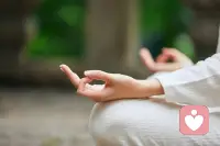 心安之处｜不慌不忙，做自己就好
心不被境扰，爱不被情困，
清醒自知，温柔自守，
便是最好的修行。

越往前走，越懂得：
人生不必追赶，不必比较，不必活成别人期待的样子。

有人走得快，有人走得慢，
有人喜欢热闹，有人偏爱安静，
每一种节奏，都有它的道理。

不必因为外界的声音乱了心神，
不必因为暂时的迷茫否定自己，
不必因为一时的得失焦虑不安。

心定了，路就稳了。
守住自己的节奏，专注当下的每一步，
认真生活，真诚待人，踏实做事，
便是最好的状态。

不必光芒万丈，只需温暖有光；
不必事事完美，只需尽心践行。

愿我们都能，在纷繁世界里，
守一颗静心，安一份平常心，
不慌不忙，从容自在，
安安心心，做最真实的自己。