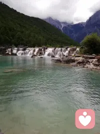 很多人心里的痛苦，都来源于无人接住自己的情绪。
倾听不是评判对错，只是安静陪着，看见那些藏起来的委屈与挣扎。
允许所有感受存在，也是一种治愈。
 
 
我们总期待有人读懂自己全部的心事。
慢慢才明白，最好的陪伴，是有人愿意安静听你说完，不急于给建议、不随意下判断。
好好接纳情绪，慢慢和自己和解。
 
 
每个人的内心都有一段难以言说的故事。
不必强迫自己立刻好起来，难过、纠结、迷茫都是正常的。
允许情绪流动，就是自愈的开始。