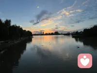 你值得长久的爱，
不是人一时的热情，
而是祂一生不变的守护。