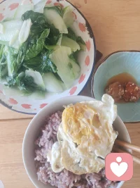 【方寸山食愈栈·6】
今天是国庆假期复工的第三天，假期里我们旅游、吃酒席、逛大集，感受着节日氛围，不亦乐乎。
复工后可以吃点相对素的让身体放松一下，
当然，也欢迎你来找我聊聊，
希望能让你身心都轻松愉快!