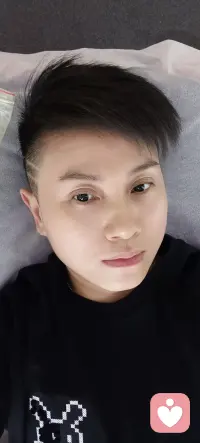 人生就像吃苹果，不能总是盯着烂苹果，不吃好的吃烂的，吃了烂的烂好的，永远吃烂的，放下一些烂人烂事，生活才会美好。