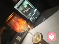最近讨论过两性关系与爱情的关系
可能我还是太肤浅，总觉得
相爱的人，本就该热烈与赤诚，
灵魂的同频与身体的契合都重要，
回避亲密关系，这样的爱情有几分纯粹？