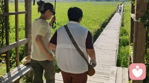 人到田间心接地气。都市人最朴实的疗愈
