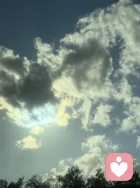 你慢慢倾诉，
我慢慢倾听。
我们慢慢走过内心的那一道道坎儿～