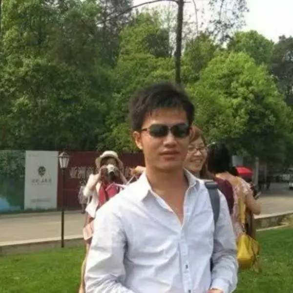 殷己森倾听者