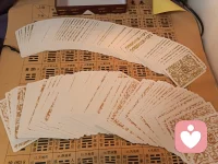 大家好呀，我是刚来平台不久的倾听师。今天想跟大家分享我的“百宝箱”——OH卡（潜意识投射卡）。
很多人第一次听到OH卡，会以为它是算命或者塔罗牌，其实不是的哦！它是一套非常有趣的心理学工具。里面有88张图卡和88张字卡，当我们看到这些模糊的图像时，脑海里浮现的第一个故事，往往藏着我们内心深处最真实的情绪。
如果你最近觉得心里乱糟糟的，或者有些迷茫，不妨来找我抽一张卡，让潜意识帮你找到答案。欢迎在评论区和我聊聊你今天的心情呀~👇