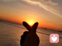 去年陪你过中秋的人，今年他还在吗
是不是不知不觉，我们身边有很多人离开
人从出生就在和熟悉的人告别
所以珍惜那个还在身边陪着你的人，有些人真的说了再见，就再也不见
原谅那些不能原谅的，与过去握手言和
放过自己，放过他人