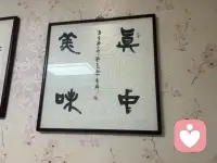 讨好型的核心是“忽略自我，优先满足他人”。
习惯讨好的人总觉得“我懂事迁就、多付出，就能换来爱”，可实际上，你一次次压抑需求、妥协底线，等于主动把自己放在关系低位。
你连自己的感受都不重视，对方自然更不会重视。
总说“我没事”“我都可以”，时间久了，他就真的觉得你没有情绪、没有需求，怎么对你都可以。
不是他天生自私，是你用自己的姿态，教会了他可以不用顾及你
