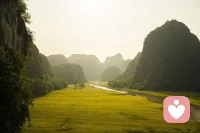 狂欢，是一群人的孤独；孤单，是一个人的狂欢。
