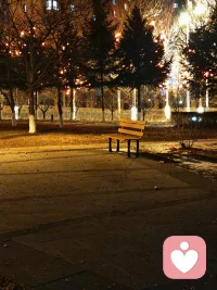 很多人夜里失眠，不是身体累，是心里积压了太多情绪无处安放。允许自己脆弱，也是一种和解。
