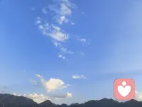 无条件爱自己，
从今天起，别再做那个特懂事的好人了，去发脾气、去拒绝，去自私，去大笑，去痛哭，去肆意的活出你原本的生命力。