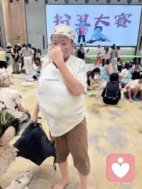 带着娃娃突破外界对自己的看法，打破呈现完美的自己产生的消耗！丑并不重要，自己内在的丰盛自满最重要！