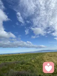 你好，我是妍妍姐做心理倾听。
你不用有趣、不用逻辑清楚、不用先道歉“我是不是太烦”。
这里允许你丧、允许你哭、允许你骂生活。
我不一定给你答案，但会认真听你。