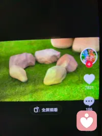 月色漫人间，佳节寄相思。
无论身在何方，共赏同一轮明月。
中秋安康，愿团圆常在，喜乐无忧🌕句吗？