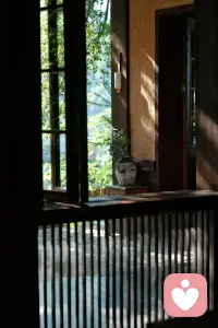 心中有光，有目标 ，虽曲折 ，但总会找到适合自己的那条路，路怎么走，欢迎来讨论