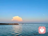蓝屿——一座安静的小岛。
成长有时候很累，你不需要一直逞强。
如果你想找个人说说心里话，我在这里。
