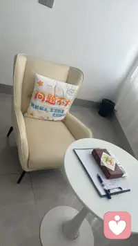 一张OH卡，一场向内的对话。
看见自己，说出情绪，慢慢自愈。
