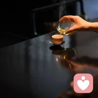  倾听，是放下预设，试着走进你的世界，读懂你的感受。