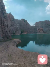 长期的焦虑和压抑，也是一种无形毒素。 憋久了，容易发胖，容易脾气烦躁。 情绪，也需要一个释放的出口。 心事别独自硬扛，想说，就慢慢说出来。 我是清聆，这里安静，静待与你倾诉。