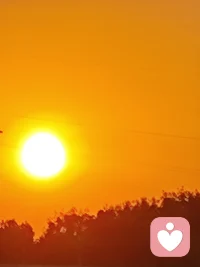 今天正式加入倾听师，内心既期待也带着一份谨慎。明白倾听不是简单聊天，是带着共情去接住别人的情绪。往后会守住倾听的伦理边界，不评判、不说教，耐心陪伴每一位倾诉者。也清楚这份工作会接触很多负面情绪，我会做好自我调节，保持温和稳定的状态，在陪伴他人的同时也照顾好自己，慢慢学习，慢慢成长。