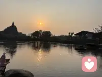 分手后说不出口的委屈、工作中咽下去的委屈、对家人报喜不报忧的委屈……所有你藏起来的情绪，都可以在这里摊开。