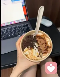 宽容是对自己涵养的修炼，偶尔计较是告诉别人我不傻。
前者是格局，后者是底线。