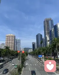 心事堆得满满当当，翻遍通讯录，却找不到一个可以好好说话的人。

跟朋友说，怕被劝“想开一点”；
跟家人说，又怕他们跟着担心。
很多委屈、纠结、失眠内耗，只能一个人默默扛着。

其实很多时候，我们不需要别人给解决方案。
只需要一个不带评判、不打断、不教育你的倾听者。
你可以语无伦次，可以大哭，可以反复诉说，不用强迫自己懂事。