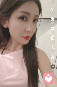 终于完成考核，成为一名倾听师。
我不会急于给建议，不会评判你的对错，
只是认真接住你的情绪，陪你梳理当下的困境。
 
✅ 线上一对一倾诉
✅ 全程保密，不外泄
✅ 有偿服务，费用私信告知
如果你找不到合适的人倾诉，欢迎来找我。