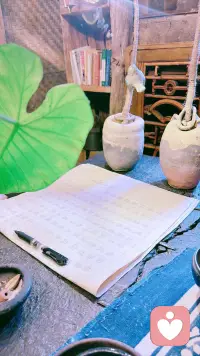 看见自己，看见自己内心真实的需求，这是不容易的；
看见别人，看见别人背后的需求也是不容易的，但是相比之下，我们往往更容易看见别人，而忽略自己。
作为共情能力极强的我来说，我也是更容易看见别人，共情别人。
当一个人真正看见你和你的需求的时候，你会发现是一种莫大的幸运，显得非常的难能可贵。
现在的世界，都太快了，着急所有的事情，着急拿到结果，所以就会显得异常的冷漠且麻木，人与人之间的链接与感情也显得如此的客套平淡。

我想成为一个倾听师的核心原因在于除了共情力强之外，生活与工作当中，我尤其擅长倾听和解决问题，这是多年练就的一种自然能力吧，可能有擅长和热爱的成分所在，喜欢的朋友可以和我链接沟通，我是一个有趣的倾听者，也是一个有意思的人
。

就这样吧，小小的有感而发，作为我的第一篇心理微博的内容。