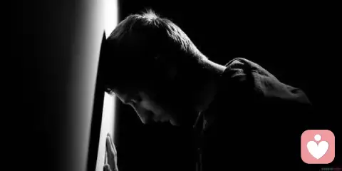 一位抑郁癥患者的故事：和前任同居過，該不該告訴現(xiàn)任女朋友？