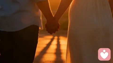 爱从未走远，只是我们忘了牵手