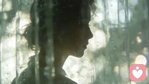 藏在紧绷里的温柔：当“无法做自己”成为一种隐形的痛