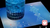 不联系是假的，一听见你声音就崩是真的