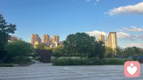 单亲家庭给孩子带来的伤害太大了，尤其性方面