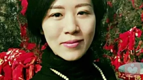 指责、抱怨、嘲讽的言语似一把把飞刀
